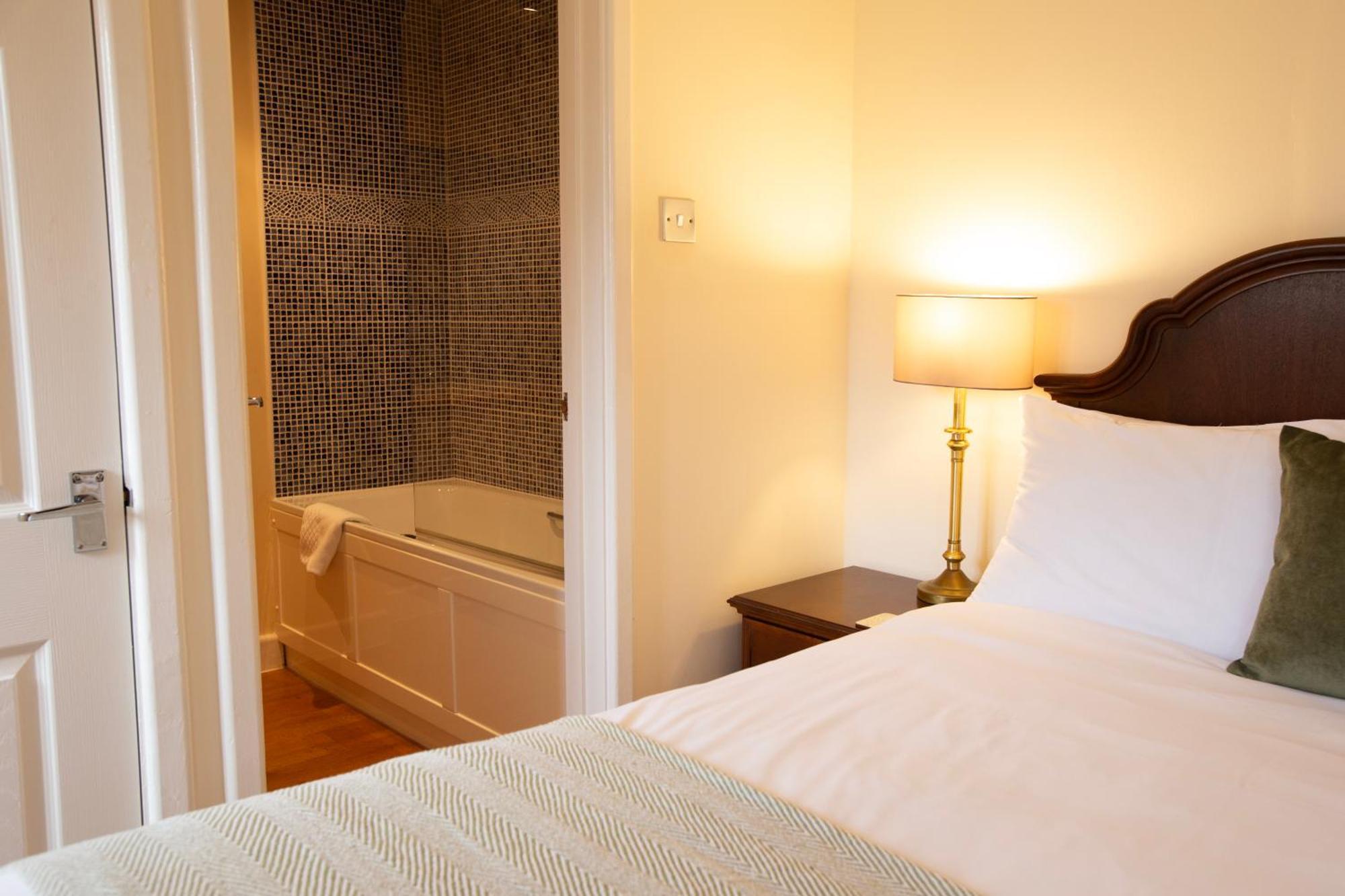 Hotel Little Court Charminster Esterno foto
