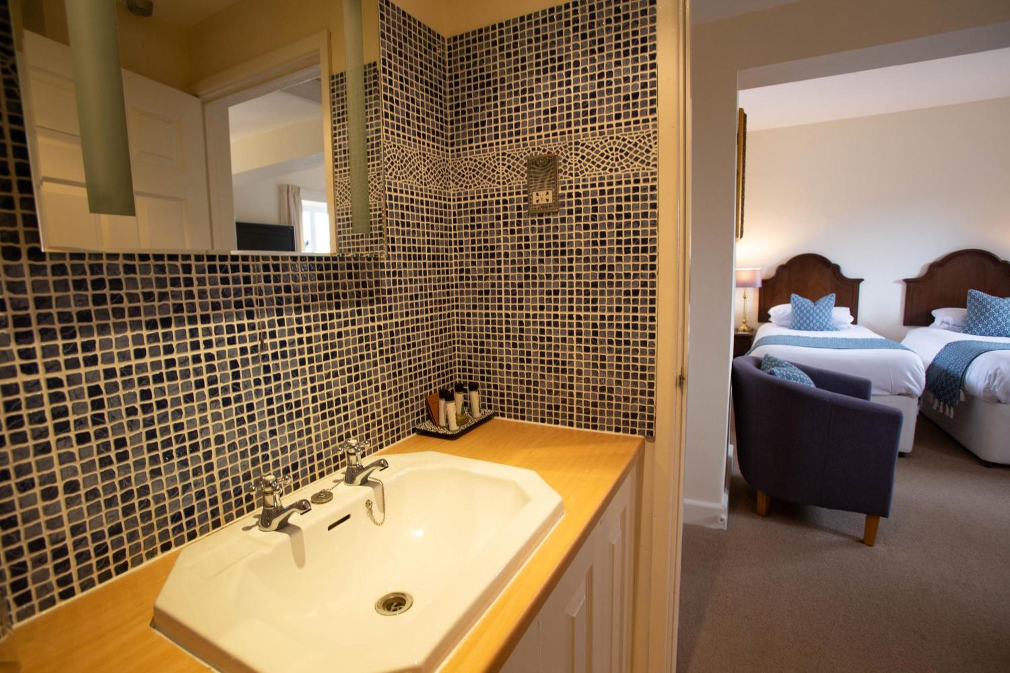 Hotel Little Court Charminster Esterno foto